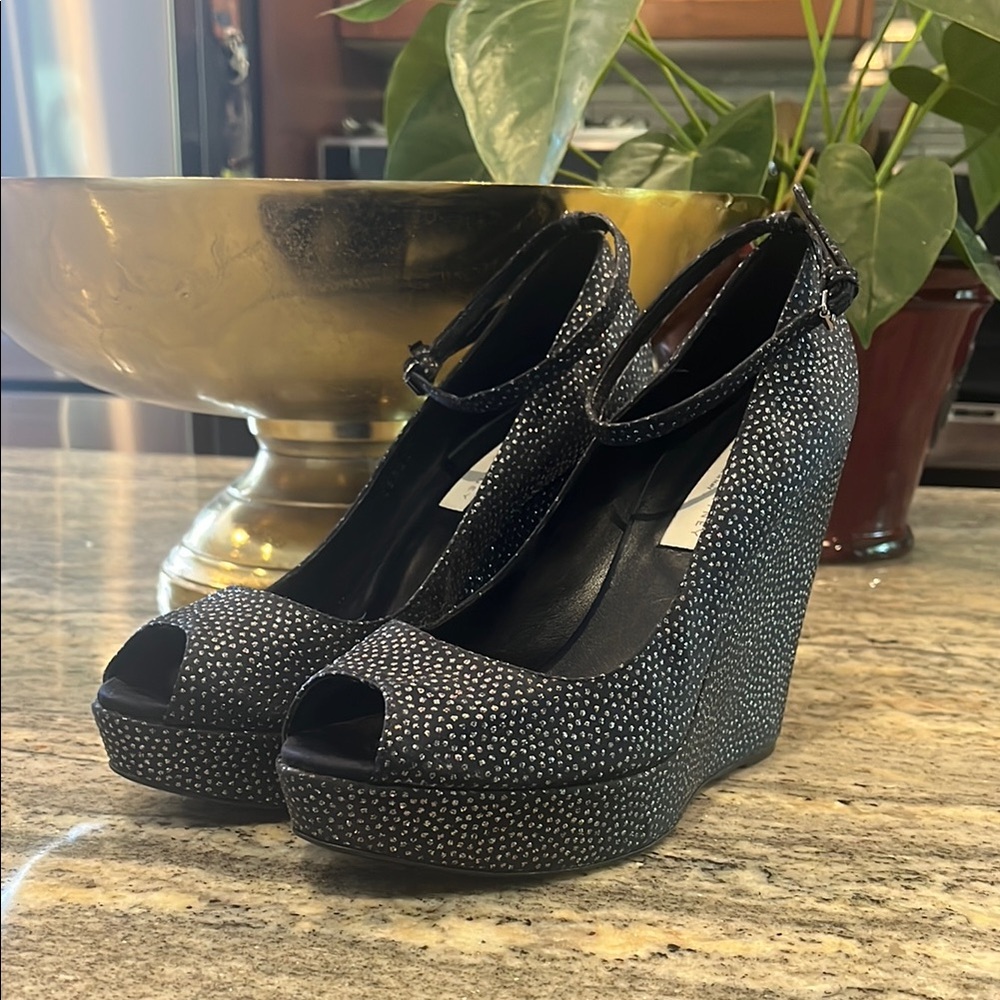 Never Worn ‼️ Stella McCartney Peep Toe Platform Sparkly Wedges Sz 9.5 / EU 40